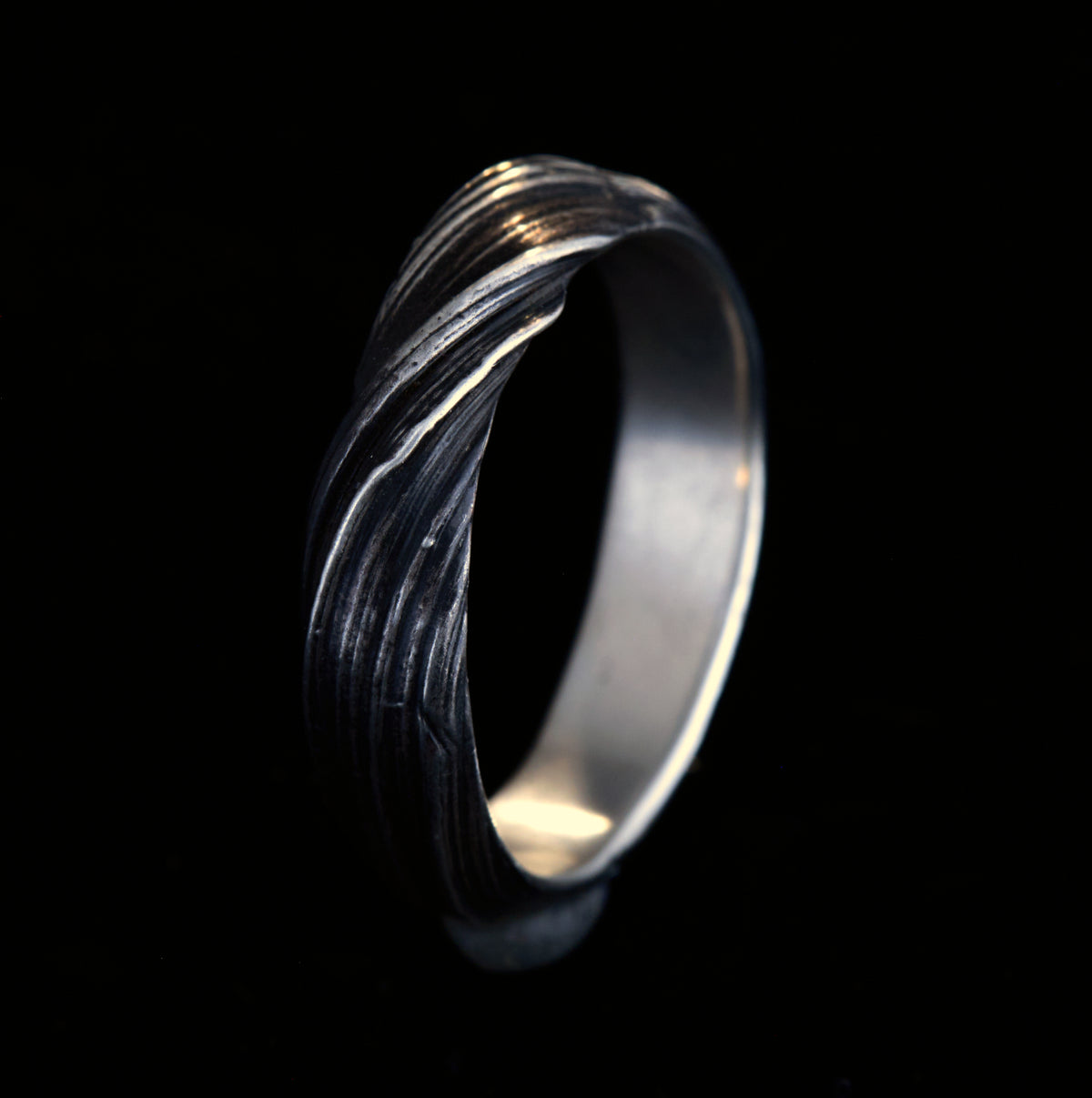 Kaugummi Ring No.4 | Handgefertigter Silberring | Mitsuro Hikime Wachstechnik | Holzmaserung Optik | Japanische Tradition | Schmuckring | Goldschmiede Deutschland
