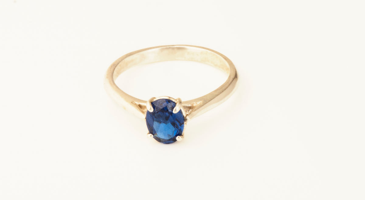 Ovaler Solitär Verlobungsring Saphier Synthese blau 8x6mm925 Silber Goldschmiede und Trauring Manufaktur Silberschweif www.gutms.live