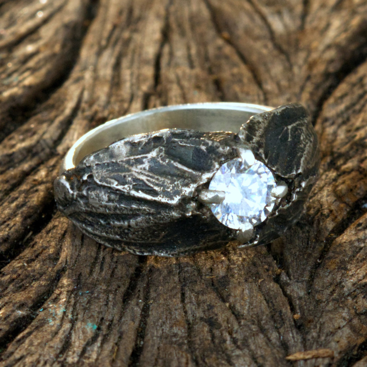 Verlobungsring Schmetterling der Nacht "Motte" aus 925 Silber mit 1ct Moissanit
