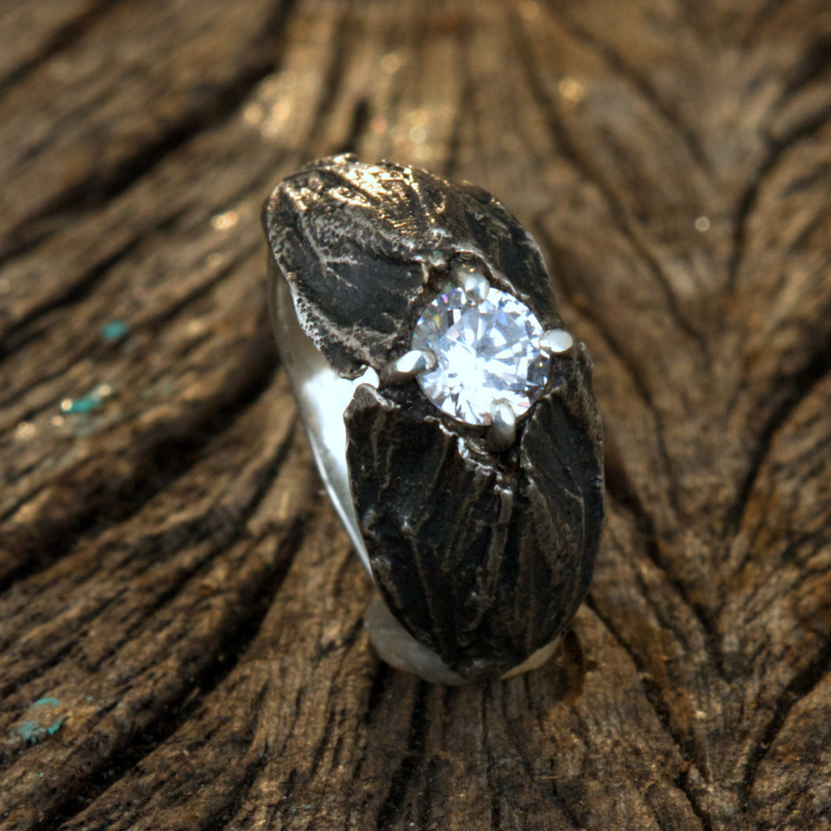 Verlobungsring Schmetterling der Nacht "Motte" aus 925 Silber mit 1ct Moissanit
