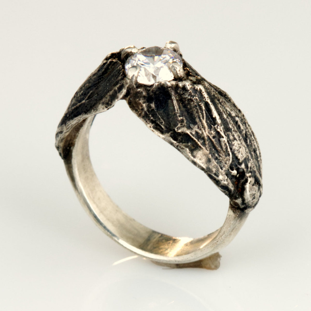 Verlobungsring Schmetterling der Nacht "Motte" aus 925 Silber mit 1ct Moissanit