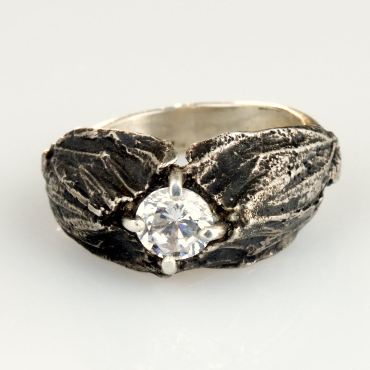 Verlobungsring Schmetterling der Nacht "Motte" aus 925 Silber mit 1ct Moissanit