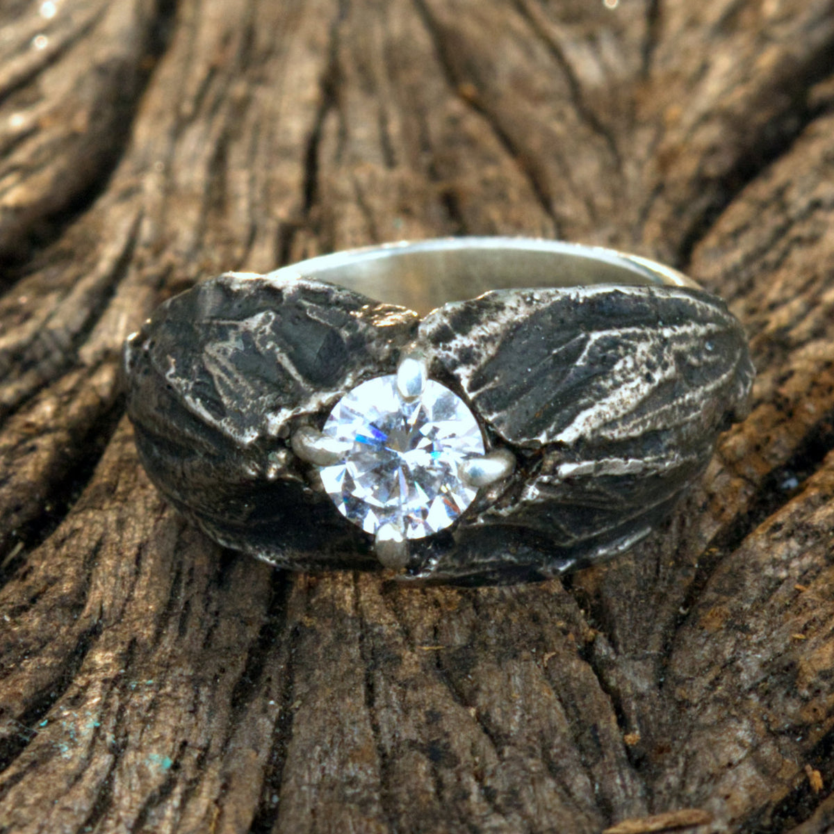 Verlobungsring Schmetterling der Nacht "Motte" aus 925 Silber mit 1ct Moissanit