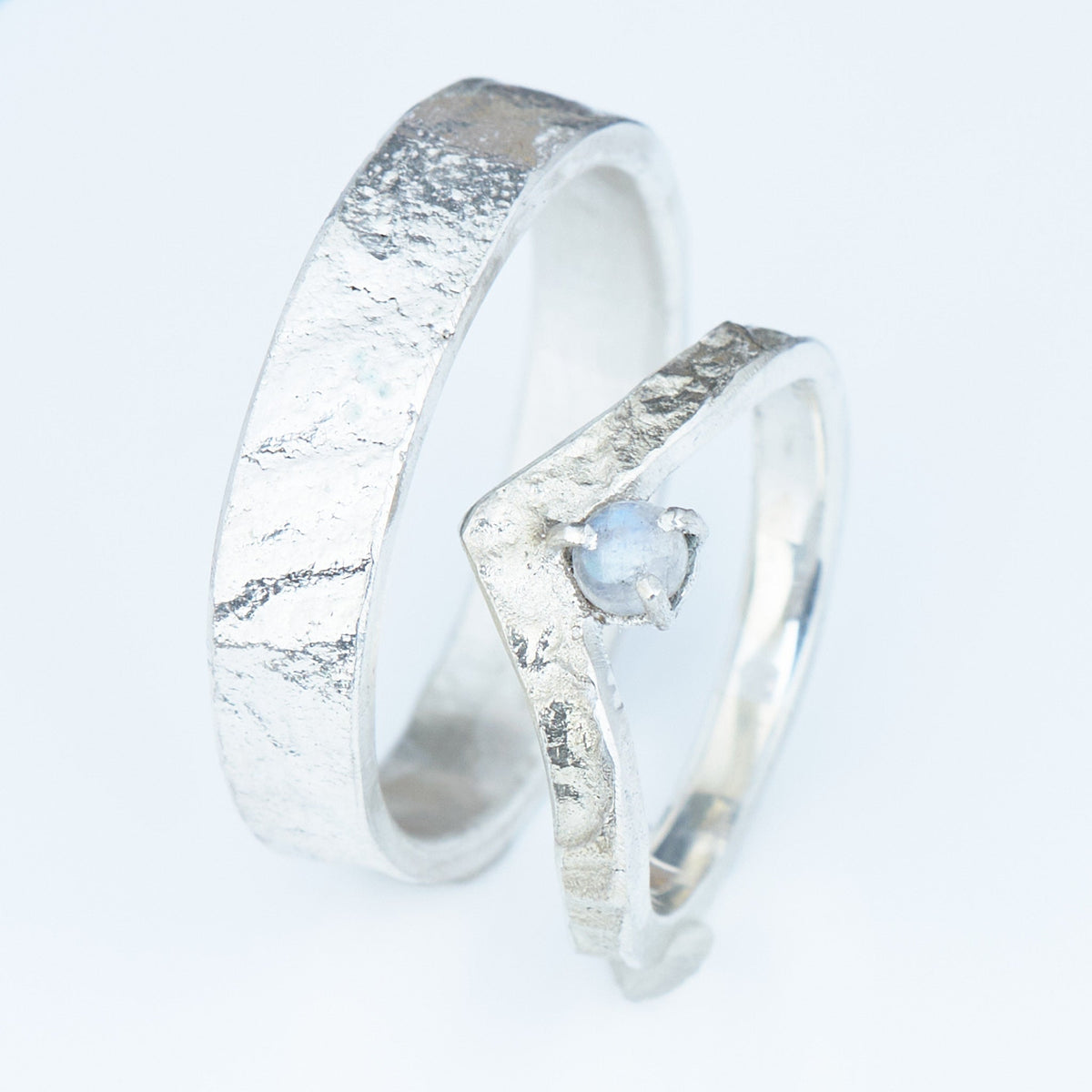 Wishbone Trauringe in retikuliertem 925 Silber matt