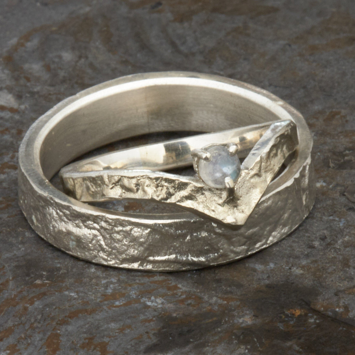 Wishbone Trauringe in retikuliertem 925 Silber matt