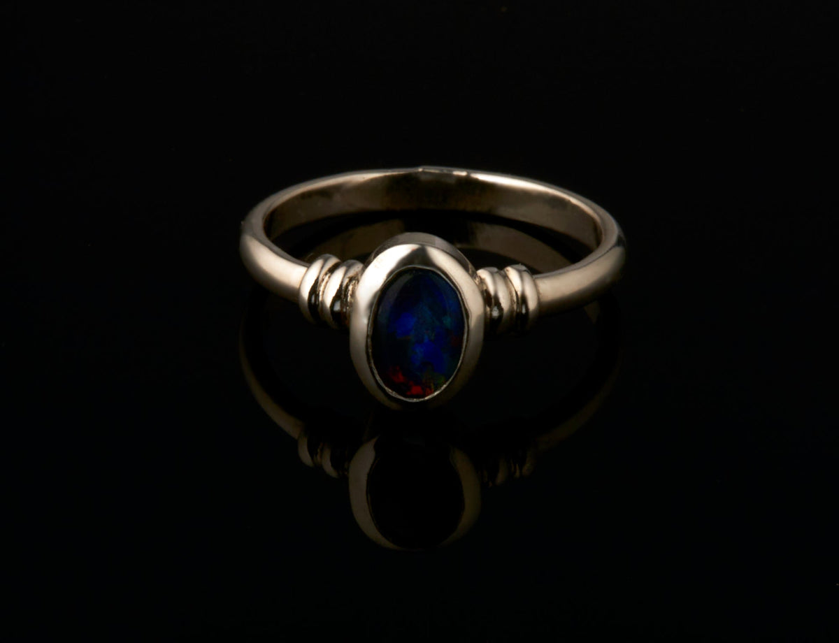 Ring mit ovalem Opal 8x6mm 925 Silber poliert schlicht und edel Goldschmiede und Trauring Manufaktur Silberscheif www.gutms.live