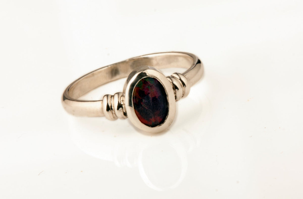 Ring mit ovalem Opal 8x6mm 925 Silber poliert schlicht und edel Goldschmiede und Trauring Manufaktur Silberscheif www.gutms.live