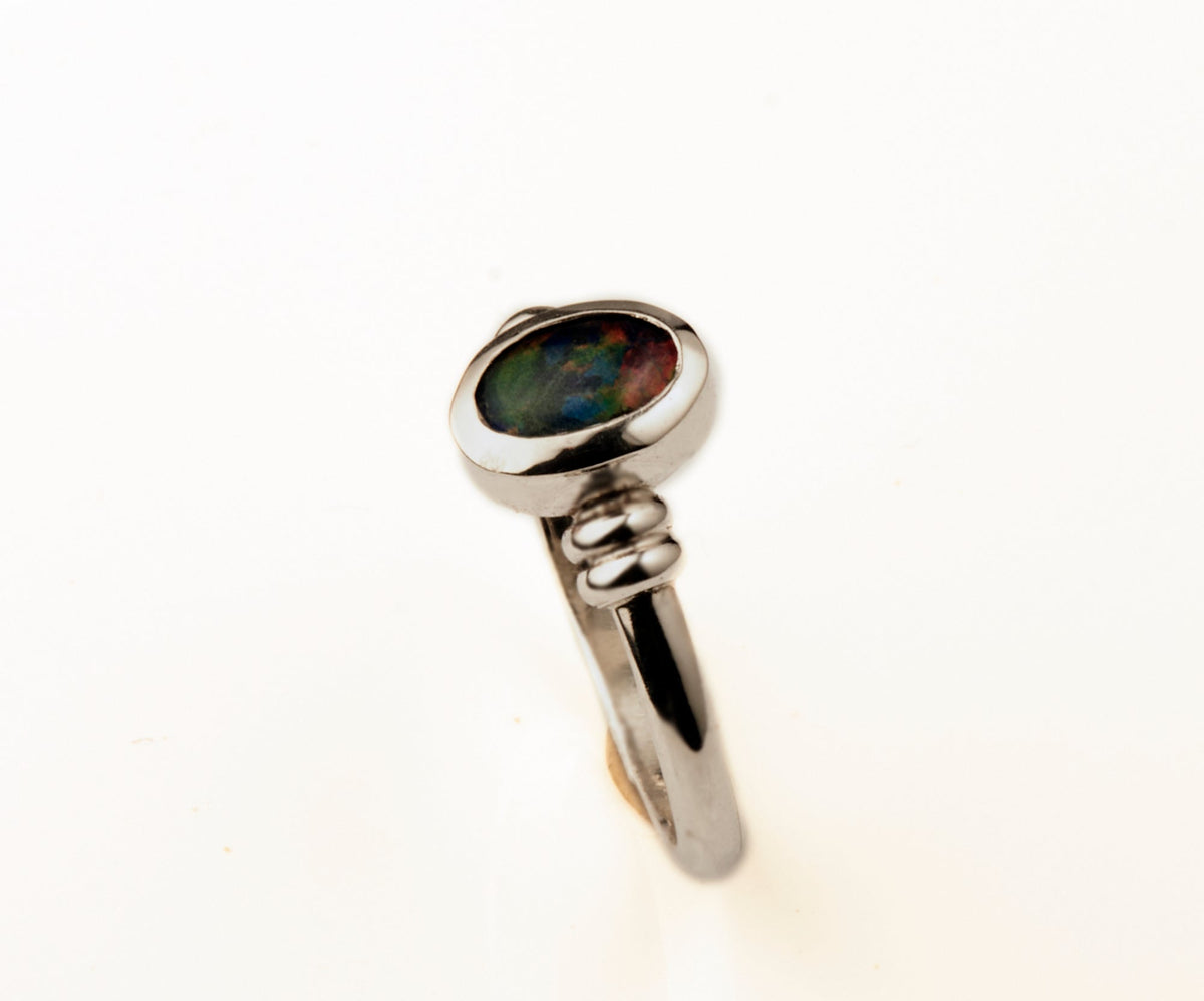 Ring mit ovalem Opal 8x6mm 925 Silber poliert schlicht und edel Goldschmiede und Trauring Manufaktur Silberscheif www.gutms.live
