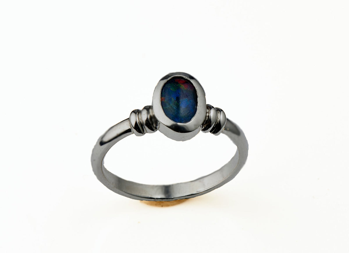 Ring mit ovalem Opal 8x6mm 925 Silber poliert schlicht und edel Goldschmiede und Trauring Manufaktur Silberscheif www.gutms.live