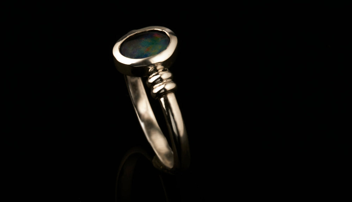 Ring mit ovalem Opal 8x6mm 925 Silber poliert schlicht und edel Goldschmiede und Trauring Manufaktur Silberscheif www.gutms.live