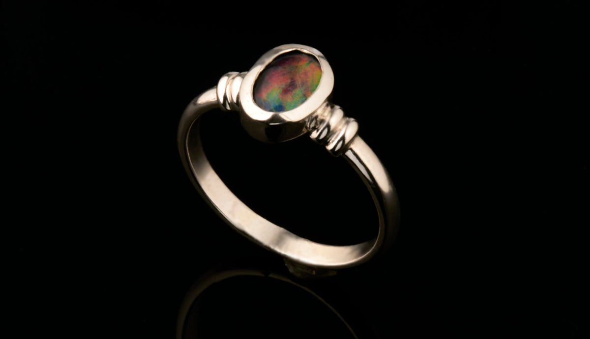 Ring mit ovalem Opal 8x6mm 925 Silber poliert schlicht und edel Goldschmiede und Trauring Manufaktur Silberscheif www.gutms.live