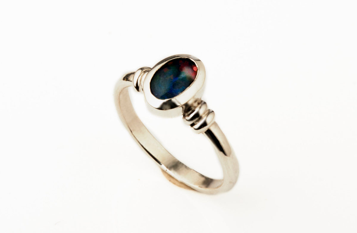 Ring mit ovalem Opal 8x6mm 925 Silber poliert schlicht und edel Goldschmiede und Trauring Manufaktur Silberscheif www.gutms.live