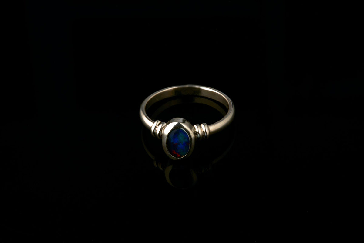Ring mit ovalem Opal 8x6mm 925 Silber poliert schlicht und edel Goldschmiede und Trauring Manufaktur Silberscheif www.gutms.live
