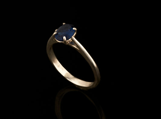 Ovaler Solitär Verlobungsring Saphier Synthese blau 8x6mm925 Silber Goldschmiede und Trauring Manufaktur Silberschweif www.gutms.live