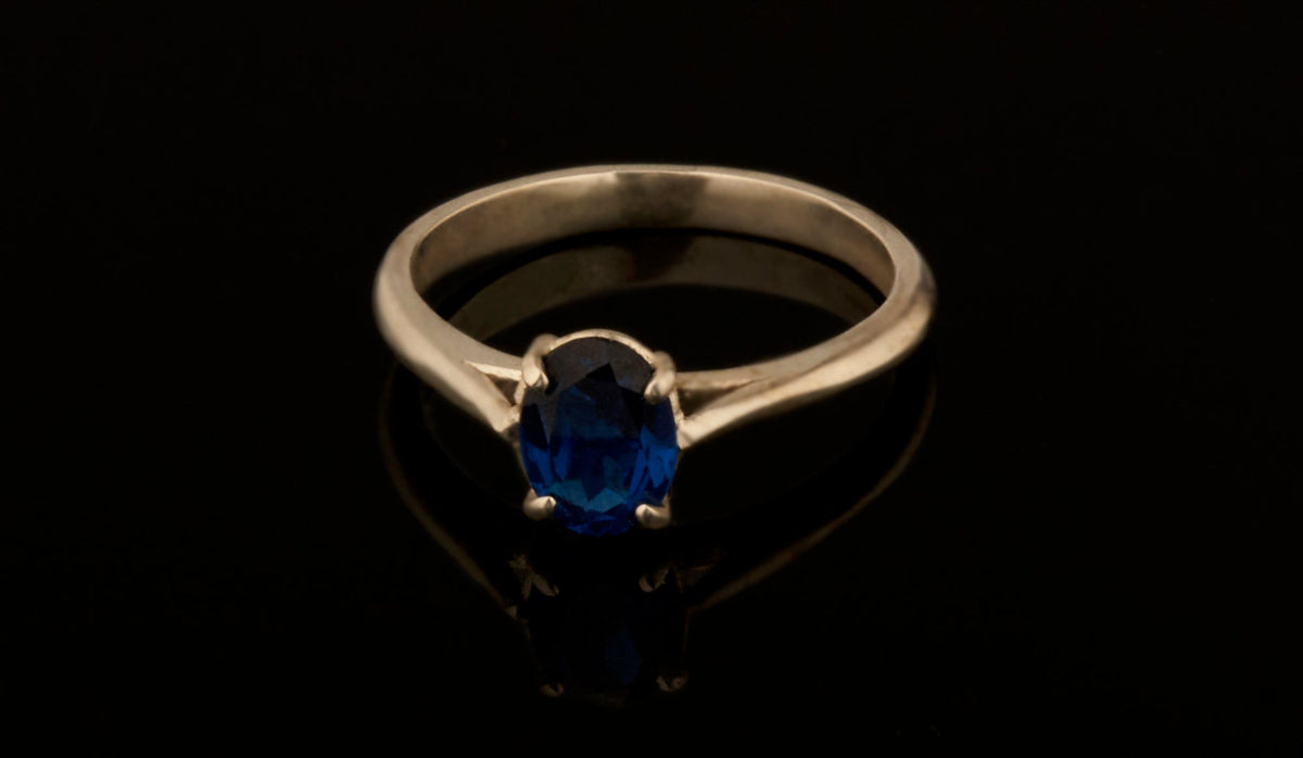 Ovaler Solitär Verlobungsring Saphier Synthese blau 8x6mm925 Silber Goldschmiede und Trauring Manufaktur Silberschweif www.gutms.live