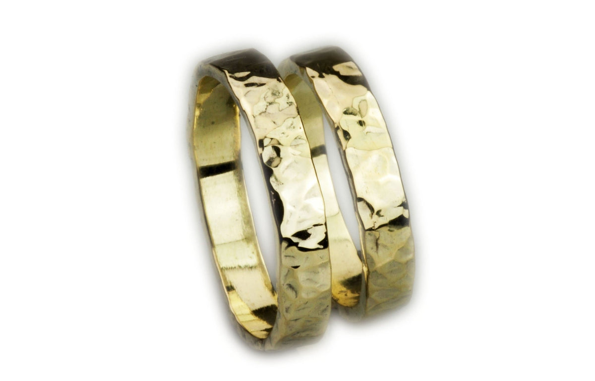 schlichte robuste Trauringe gehämmert 585 Gelbgold - Goldschmiede Manufaktur Silberschweif